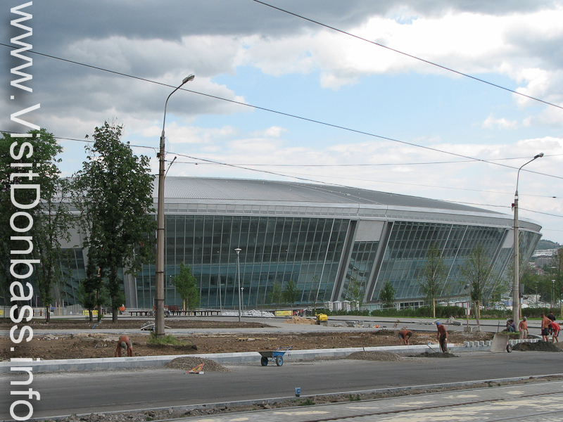Красавец-стадион через несколько недель торжественно откроют, Донбасс Арена, лето 2009