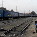 Поезд Азов на запасном пути в Мариуполе